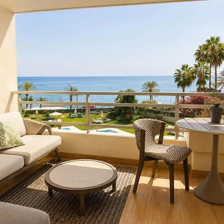 Elegant Beachfront Марбелья