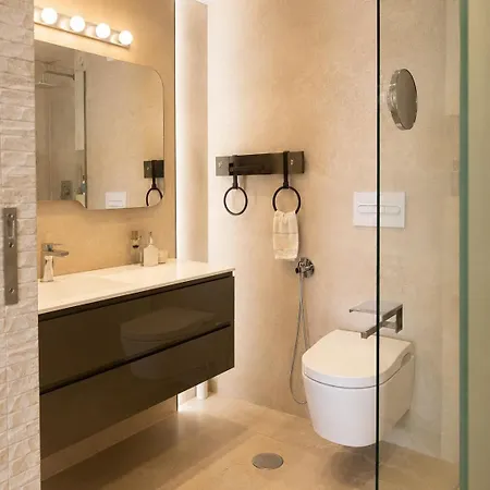 Elegant Beachfront Апартаменти Марбелья